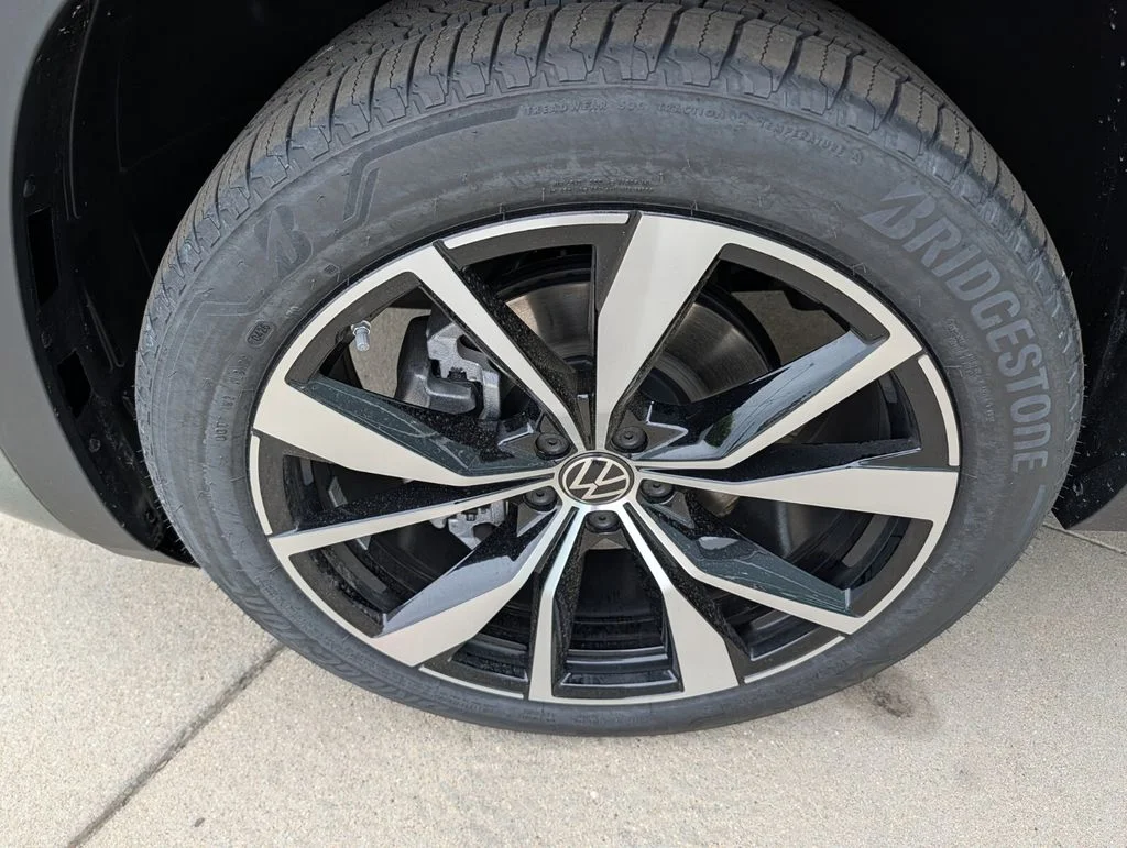 New 2026 Green Volkswagen 2.0T SEL Premium R-Line image 10