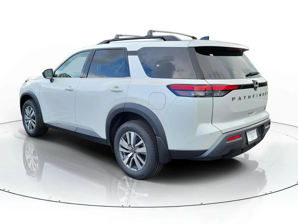 New 2026 White Nissan SL image 5