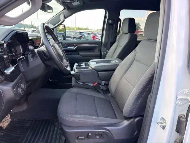 Used 2025 Summit White Chevrolet LT image 16