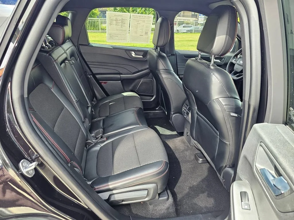 Used 2025  Ford ST-Line Select image 12