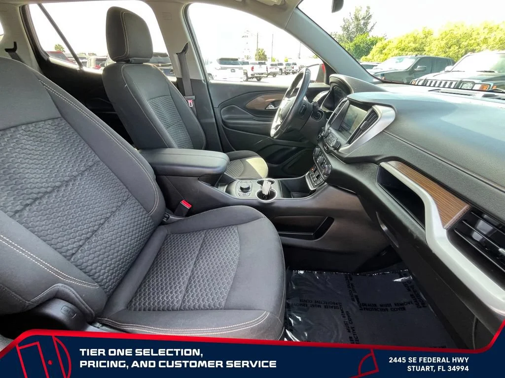 Used 2018 RED QUARTZ TINTCOAT GMC SLE image 20