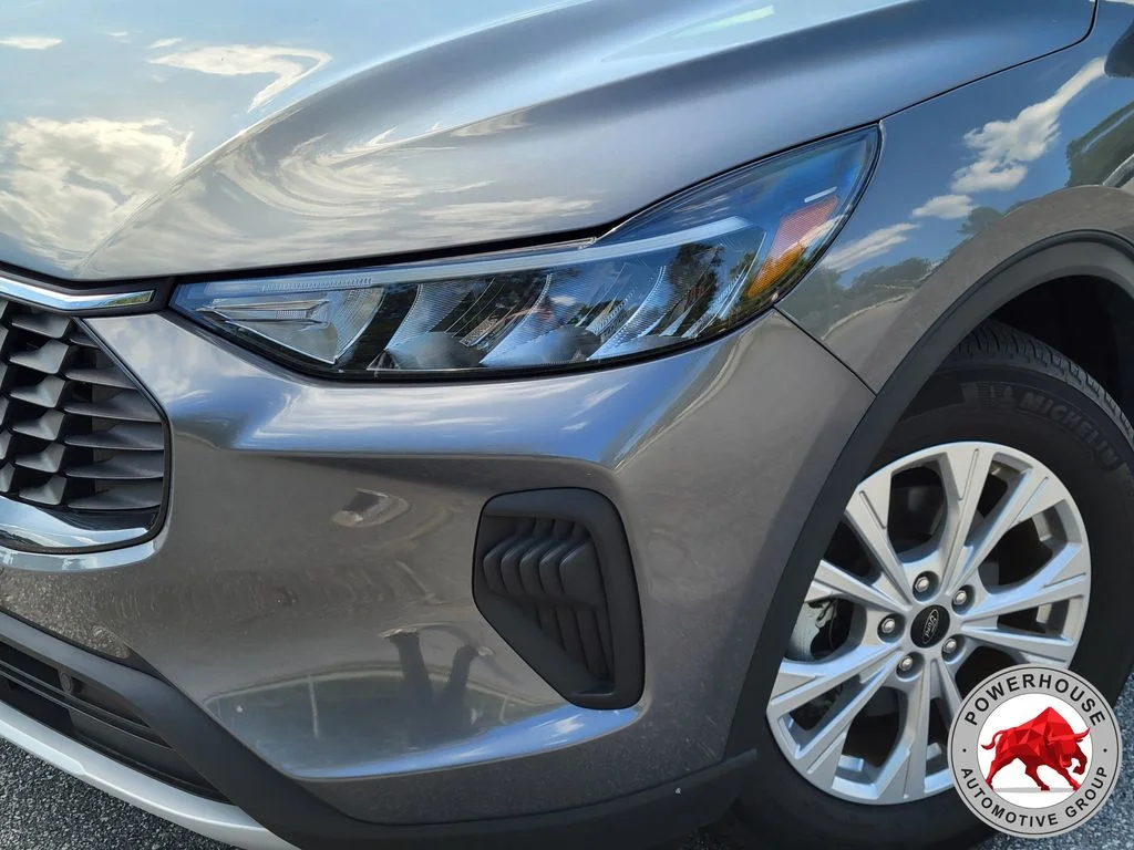 Used 2023 Gray Ford Active image 11