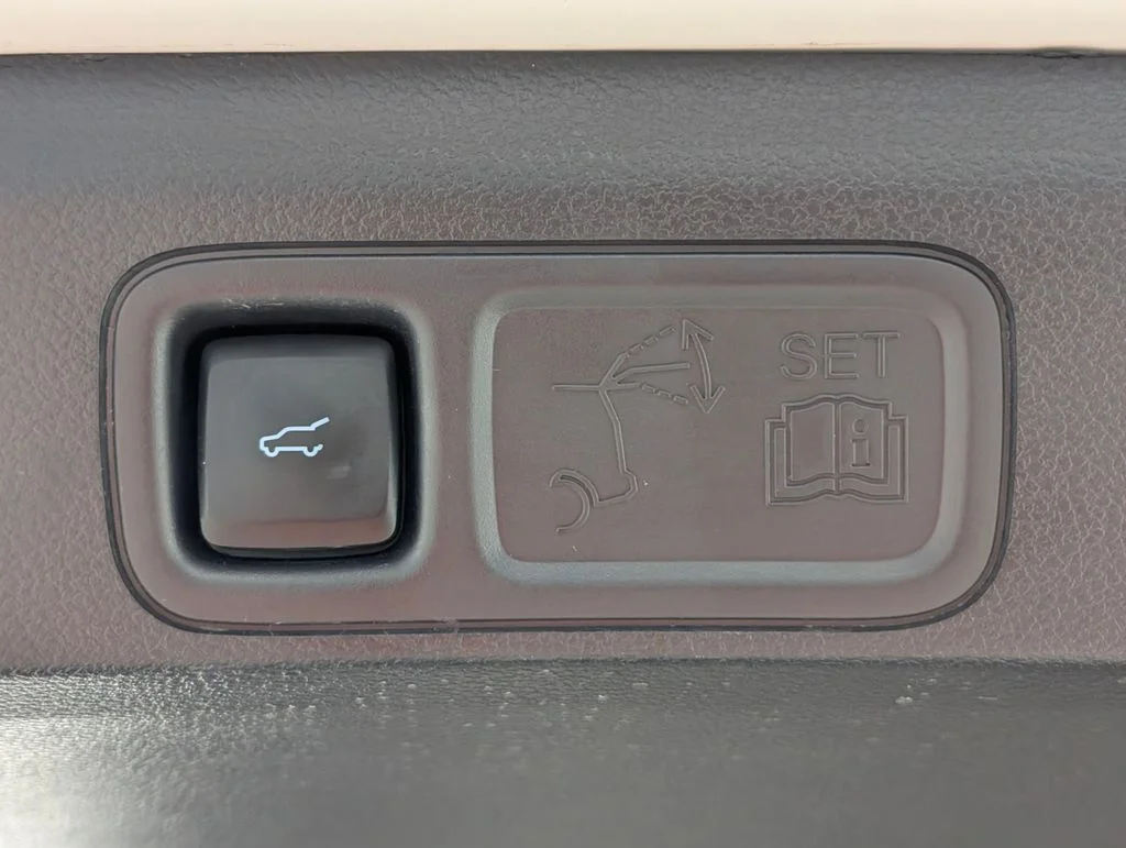 Certified Used 2024 Star White Ford Platinum image 29