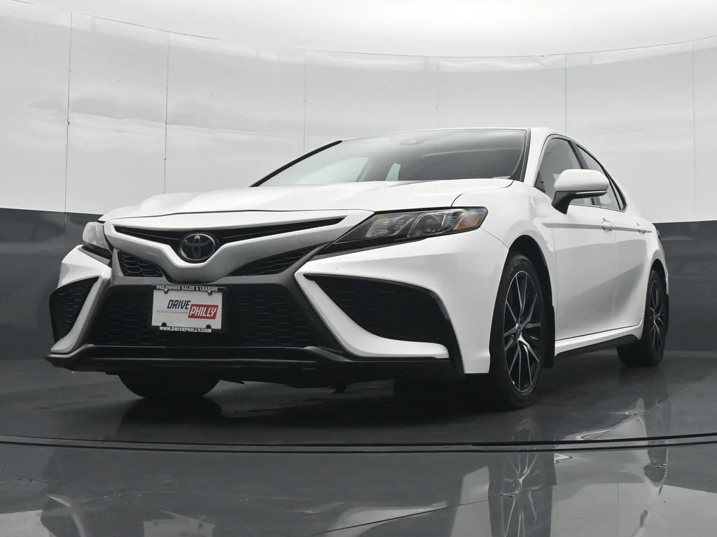 Used 2024 White Toyota SE image 26