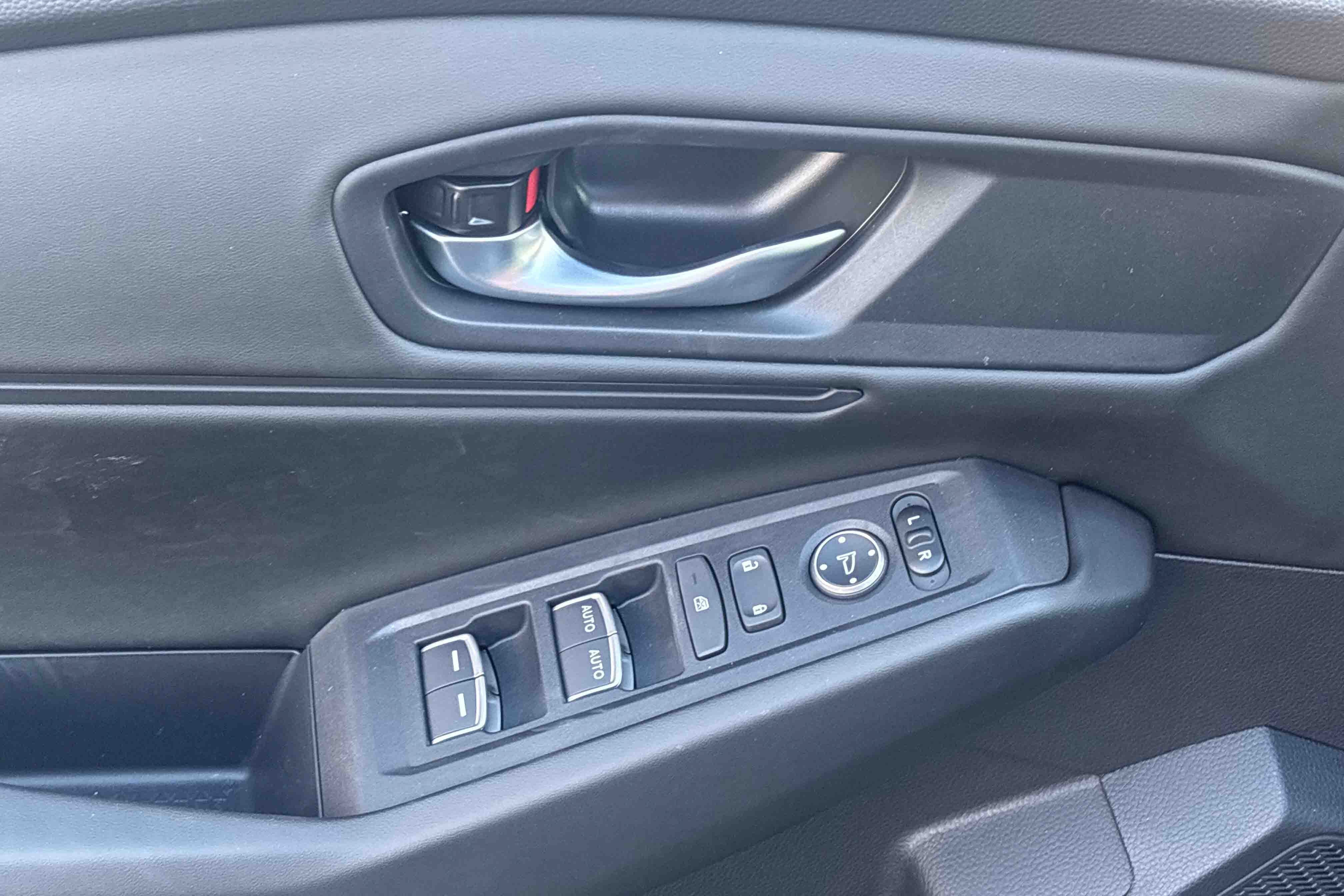 New 2026 Meteorite Gray Metallic Honda SE image 21