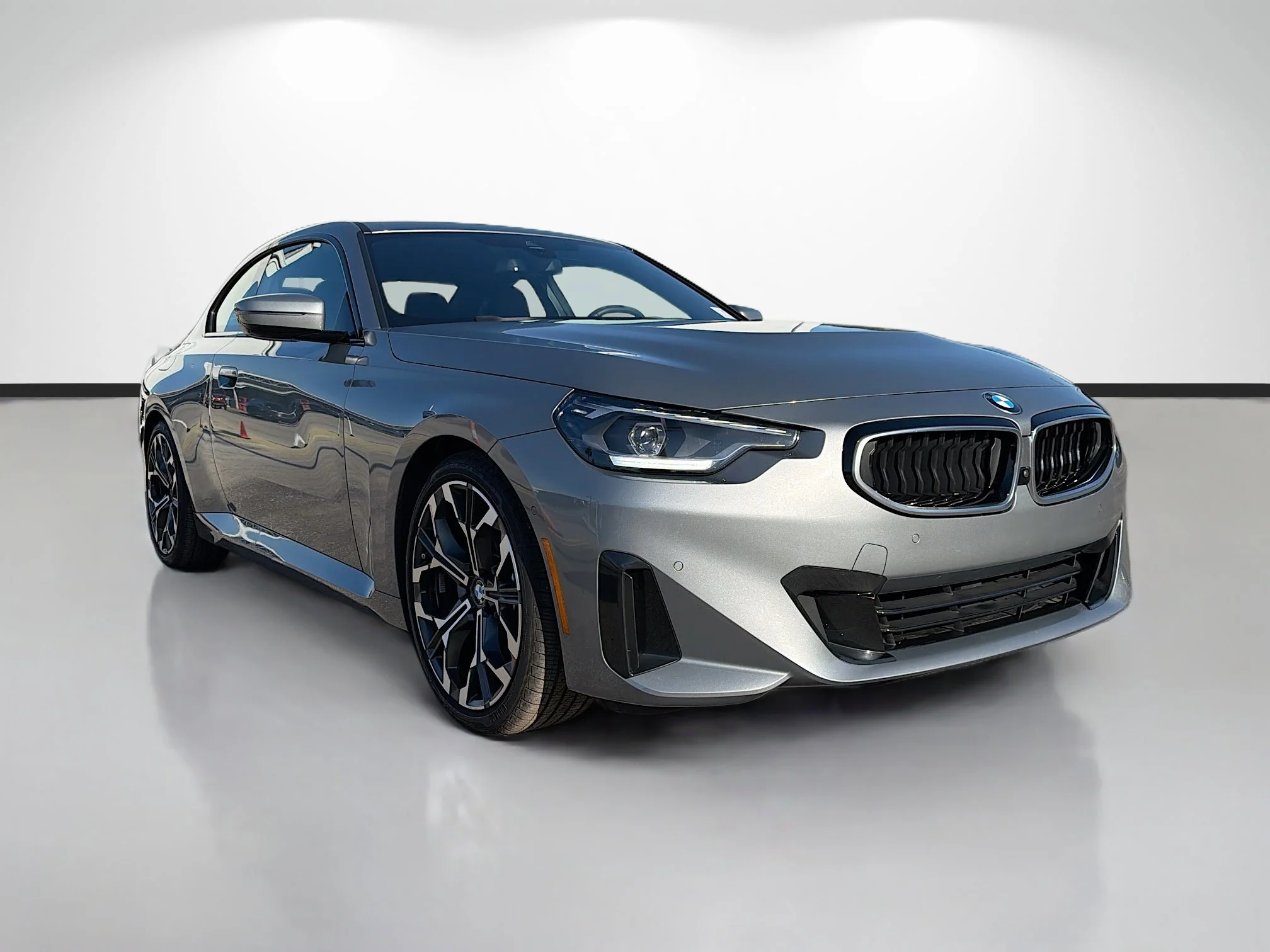 2025 BMW 2 Series 230i Coupe's photo