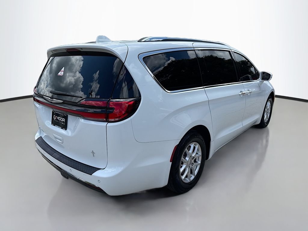 Certified Used 2021 Bright White Clearcoat Chrysler Touring L image 7