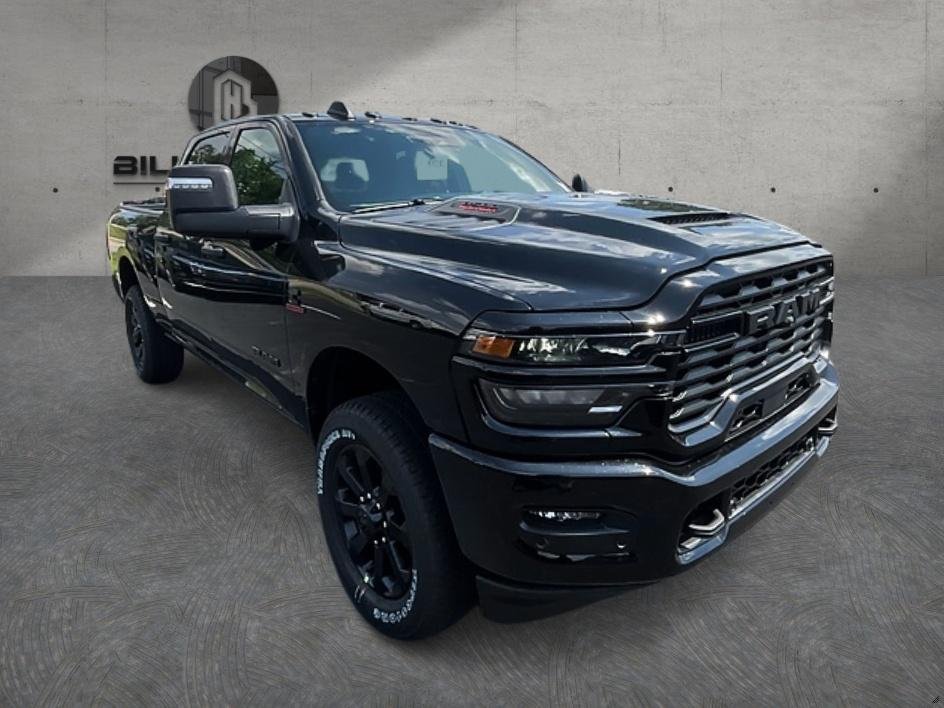 New 2026 Diamond Black Crystal Pearl-Coat Exterior Paint RAM Big Horn image 3