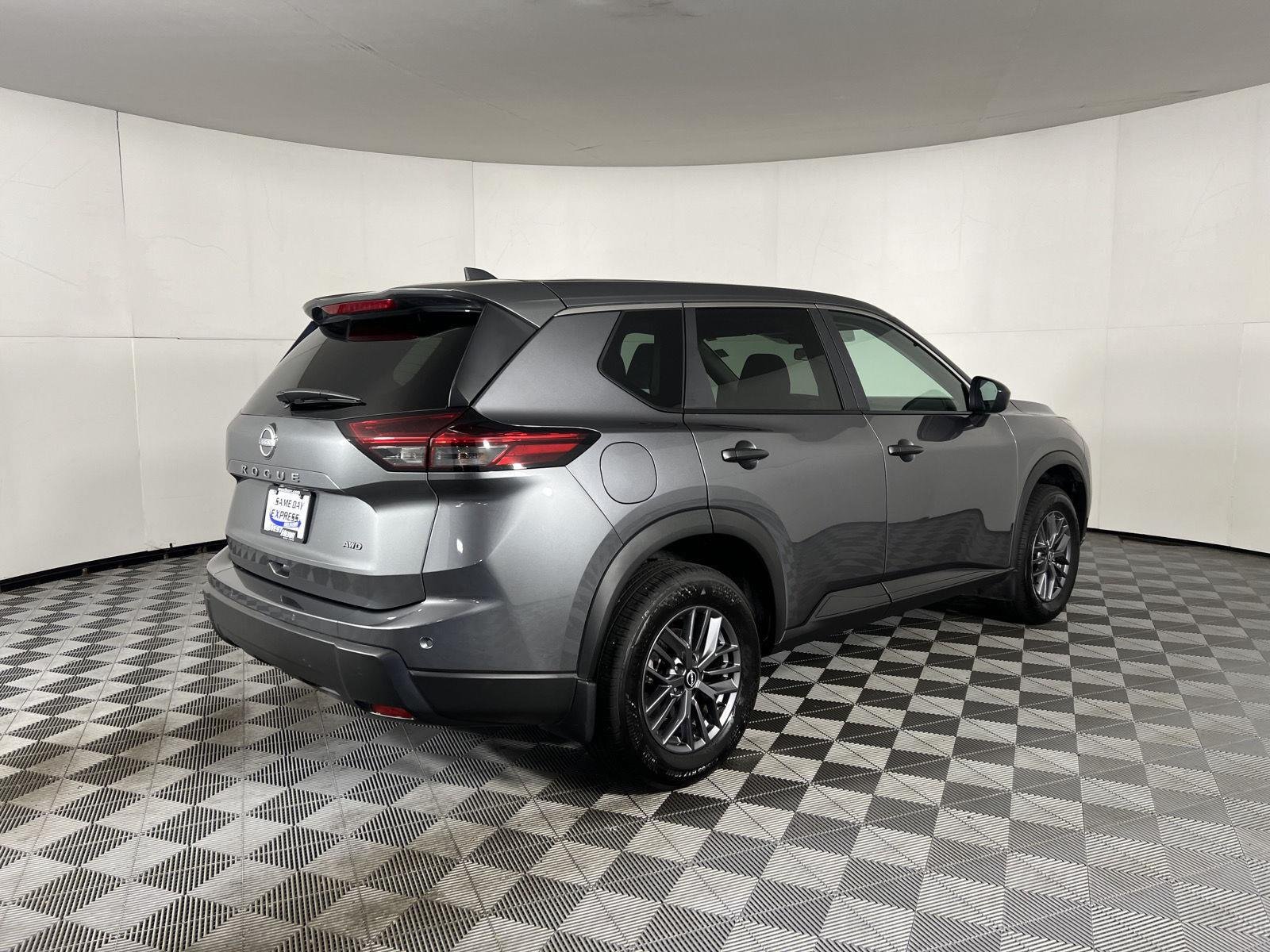 Certified Used 2026 Gun Metallic Nissan S image 9
