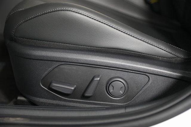 2025 Hyundai Elantra Limited - Photo 49