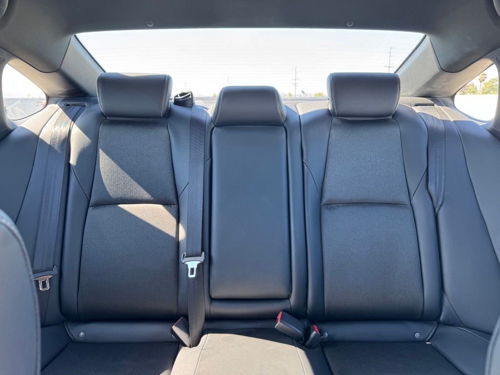 Used 2022 Platinum White Pearl Honda Sport image 17