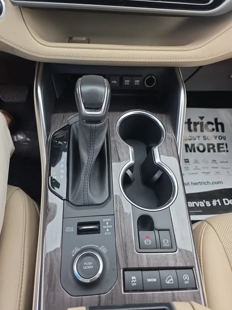 Used 2021 Moon Dust Toyota Platinum image 24