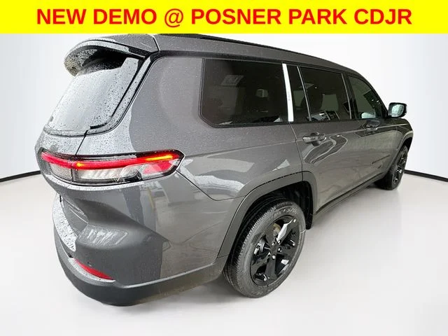 New 2025 Baltic Gray Metallic Clear-Coat Exterior Paint Jeep Altitude X image 5
