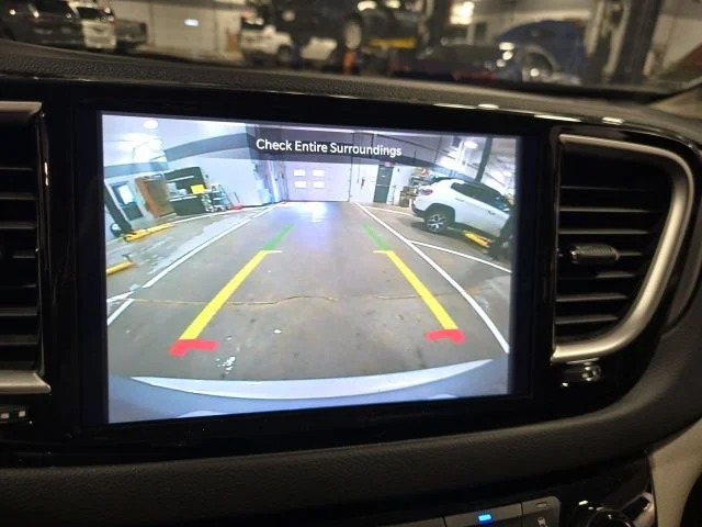 Used 2023 Silver Chrysler Touring L image 15