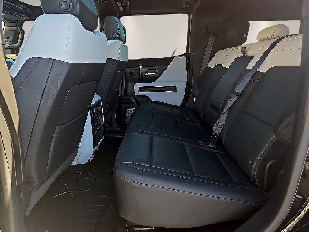 Used 2024 Black GMC 2X image 11
