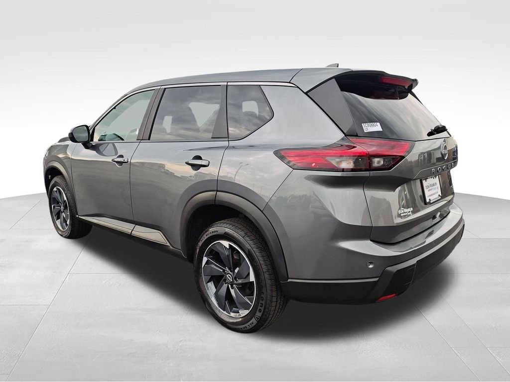 Used 2025 Gray Nissan SV image 3