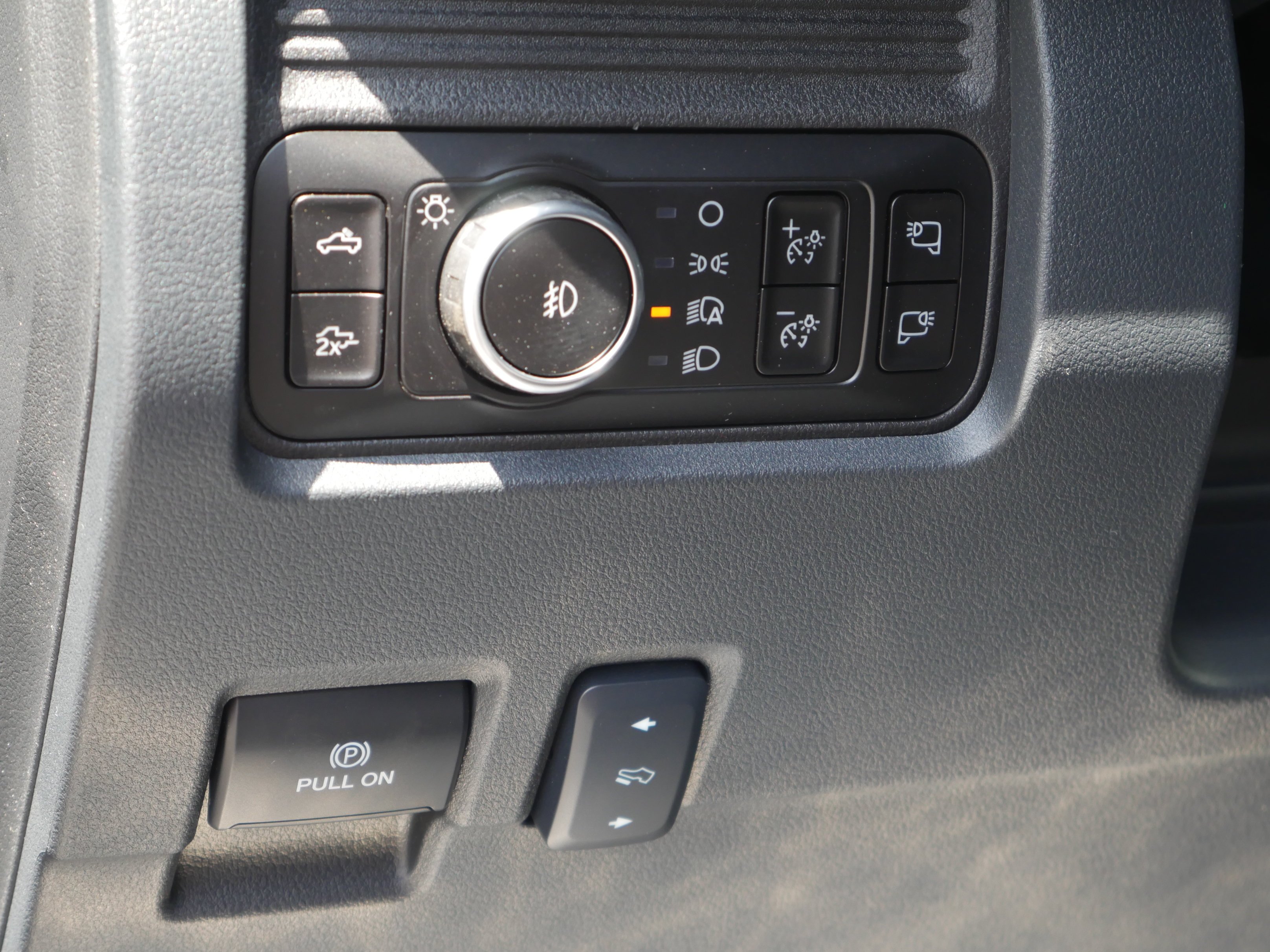 New 2026 Carbonized Gray Metallic Ford F-350® Lariat® image 5