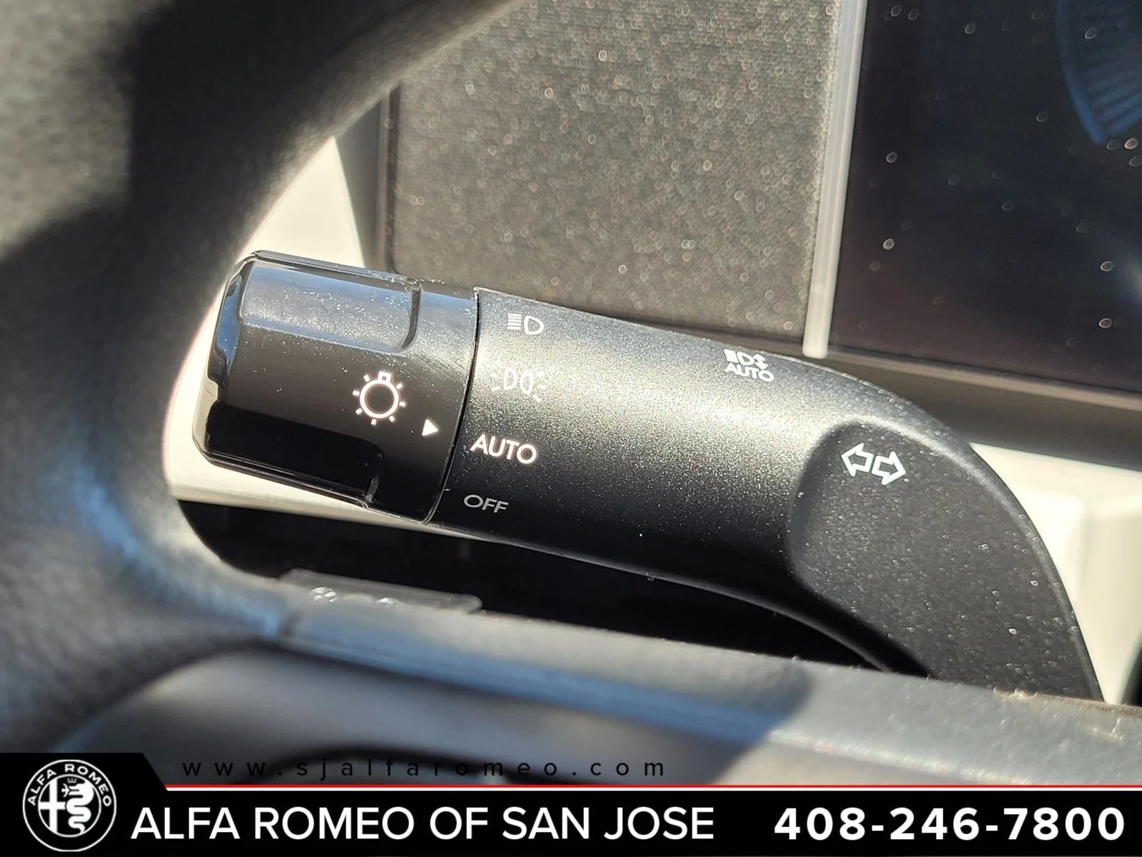 Used 2025 White Hyundai SEL image 18