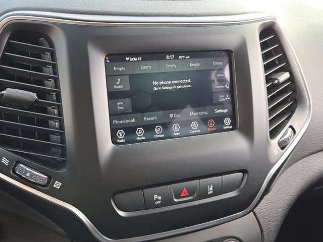 Used 2020 Black Jeep Latitude Plus image 19