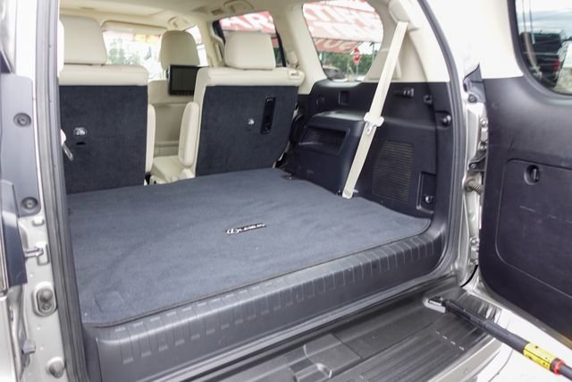Used 2023 Silver Lexus 460 image 29