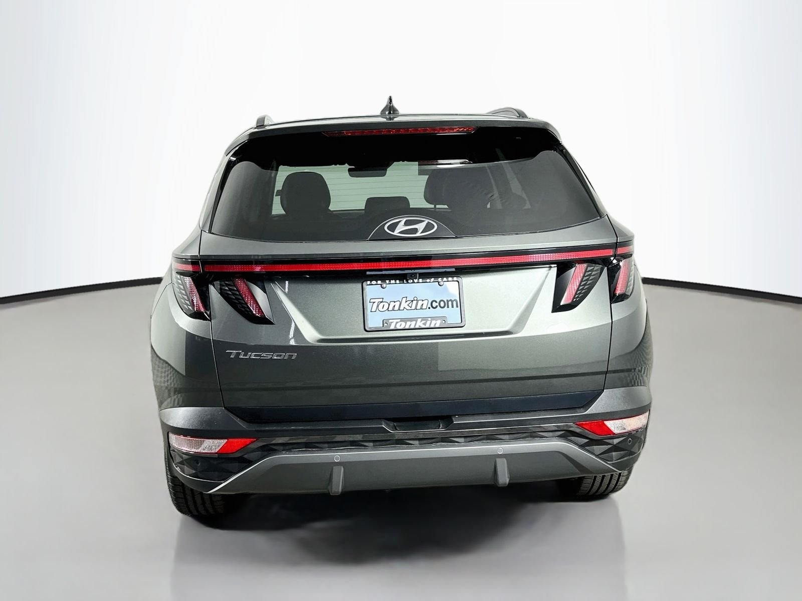 Used 2023 Amazon Gray Hyundai Limited image 7