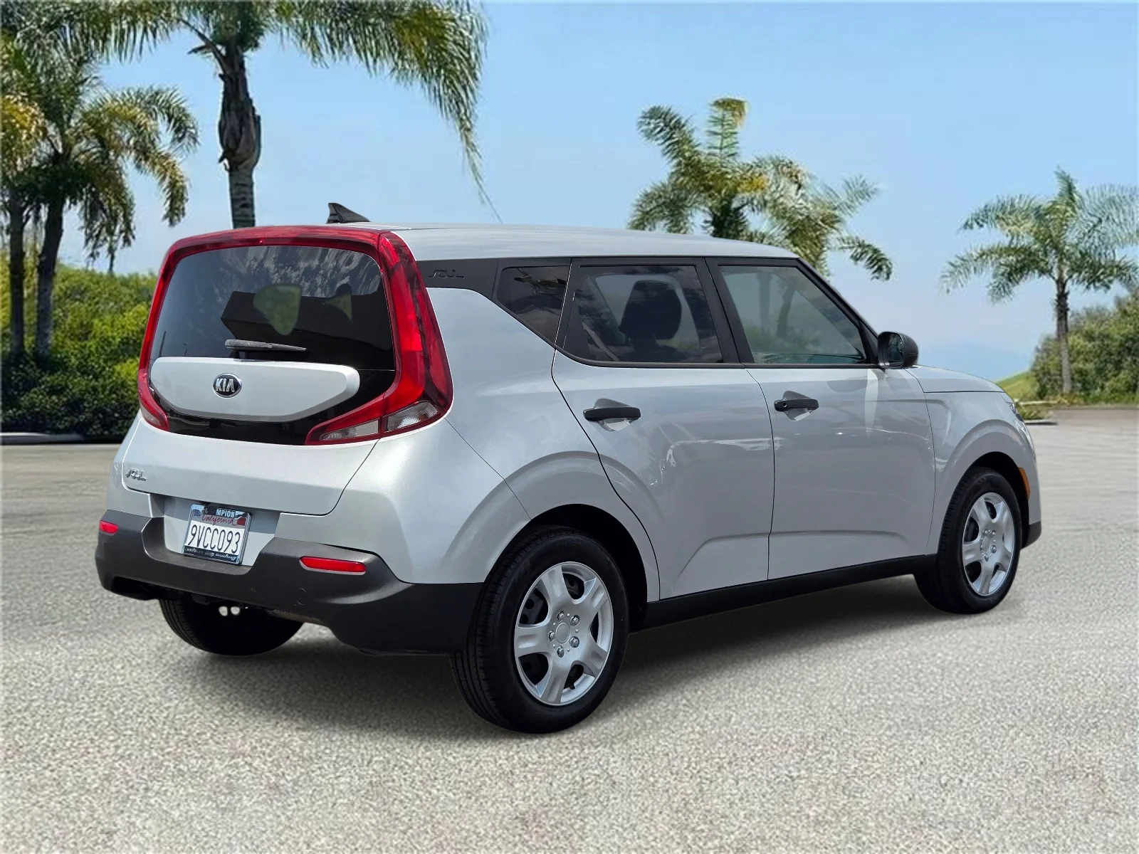 Used 2020 Sparkling Silver Kia LX Manual image 4