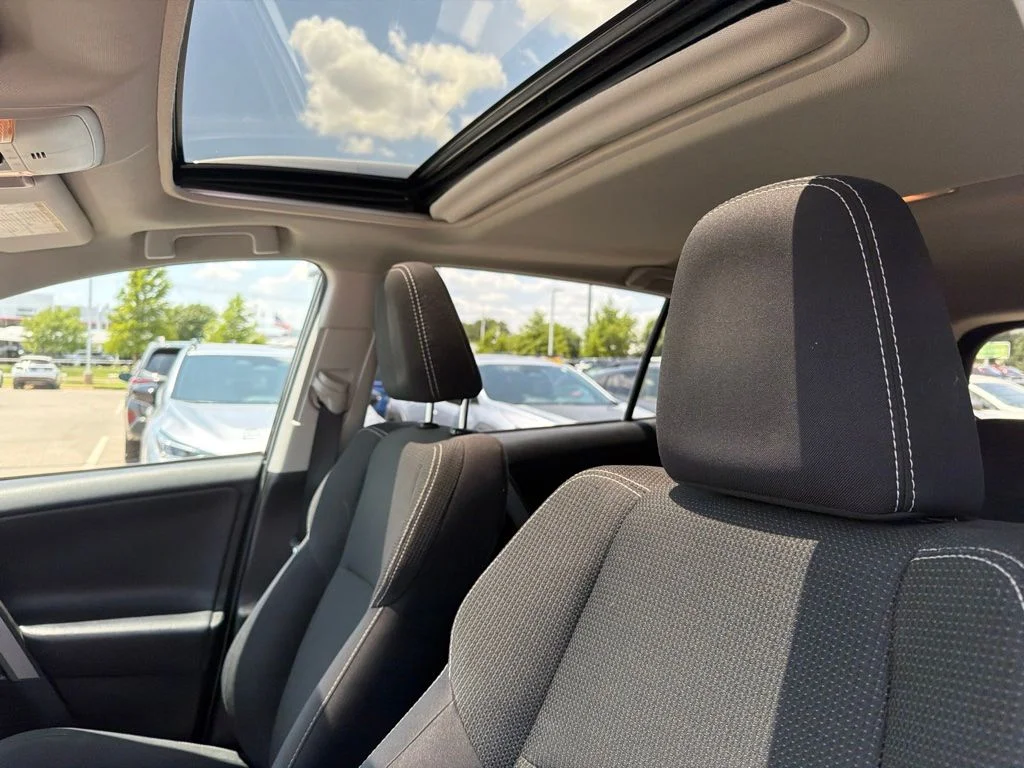 Used 2018 Black Toyota XLE image 5