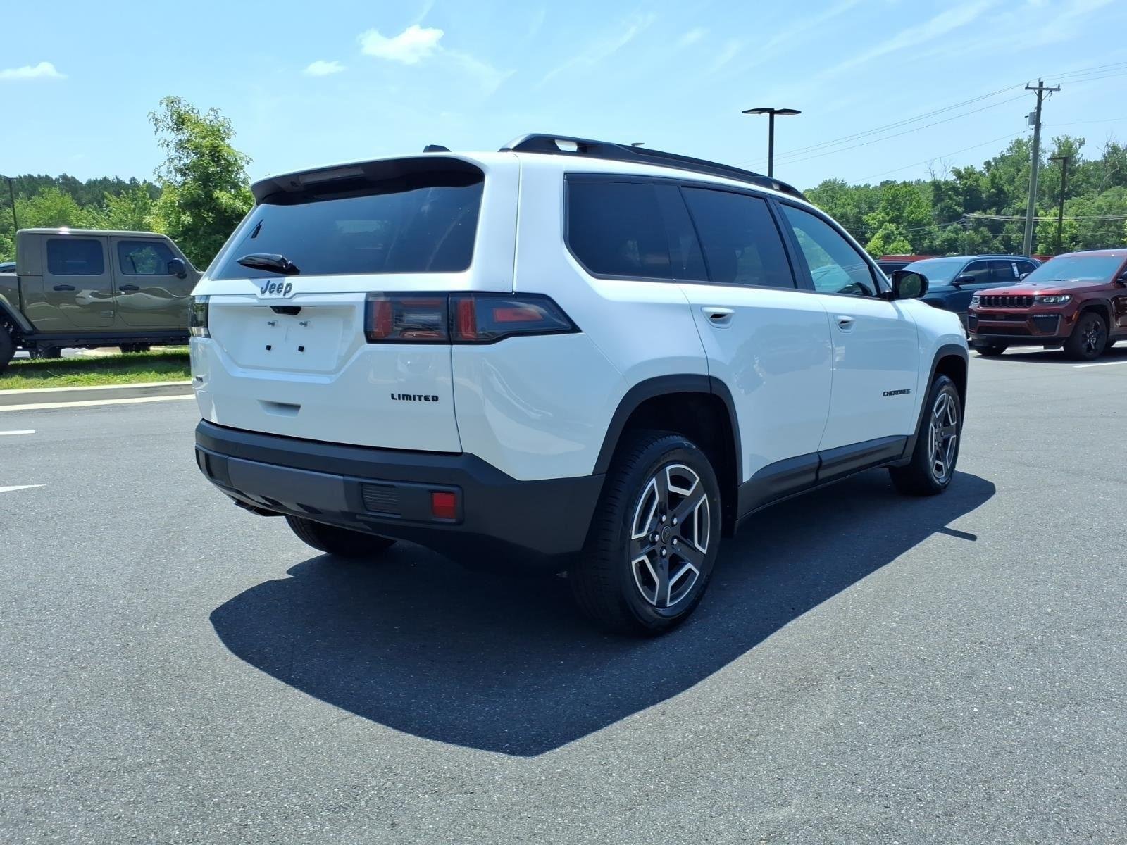 New 2026 Bright White Clear-Coat Exterior Paint Jeep Limited image 2