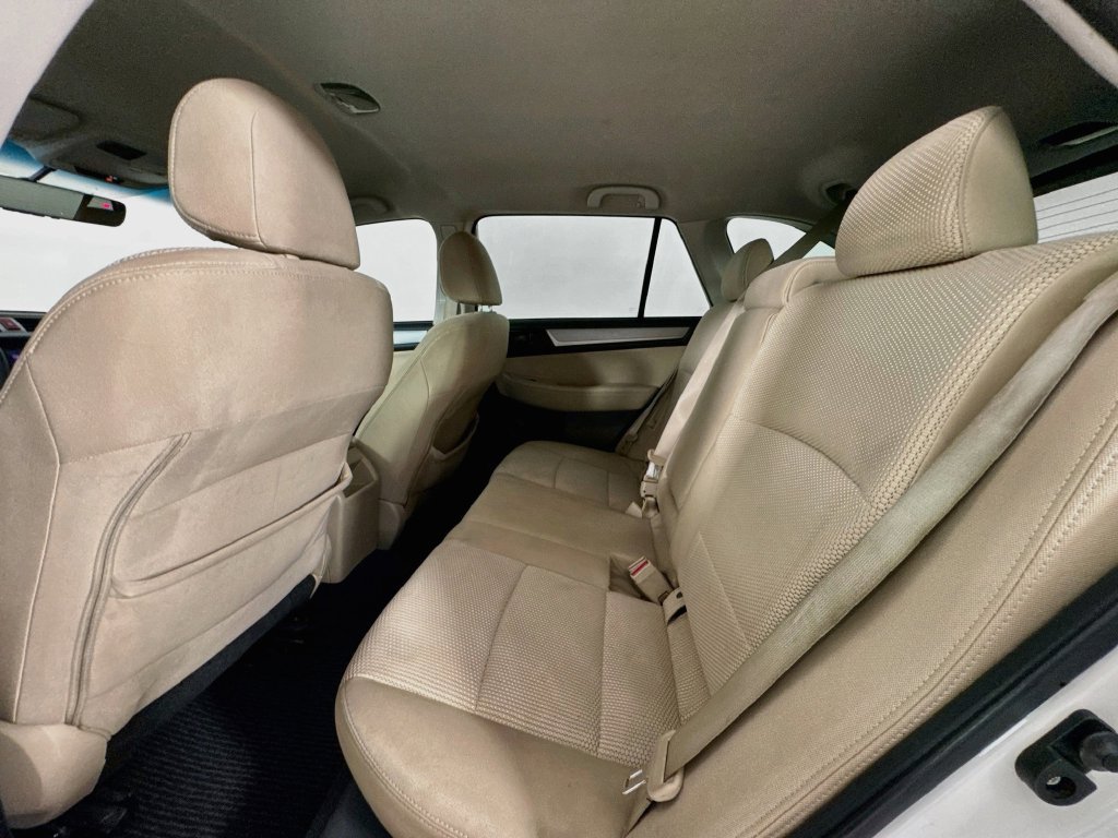 Used 2018 Crystal White Pearl Subaru 2.5i image 29