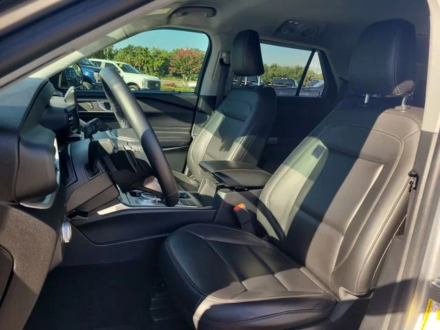 Used 2021 Silver Ford XLT image 21