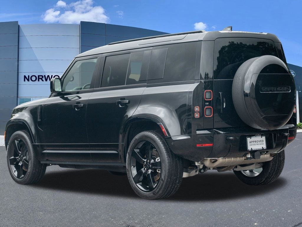 Used 2026 Santorini Black Metallic Land Rover X-Dynamic SE image 6