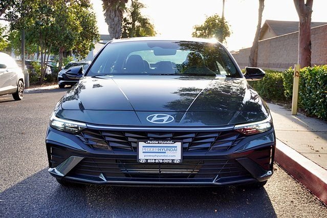 Used 2026 Gray Hyundai SEL Sport image 4