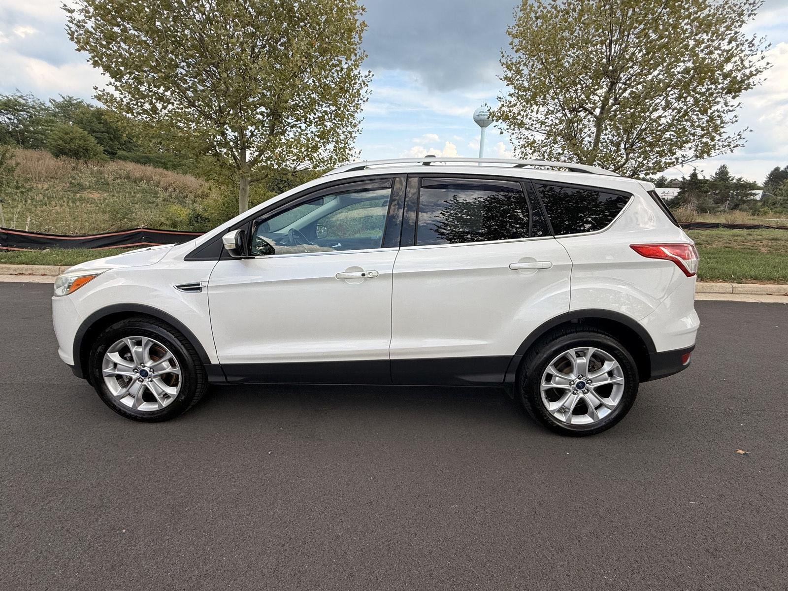 Used 2016 White Platinum Metallic Tri-Coat Ford Titanium image 8
