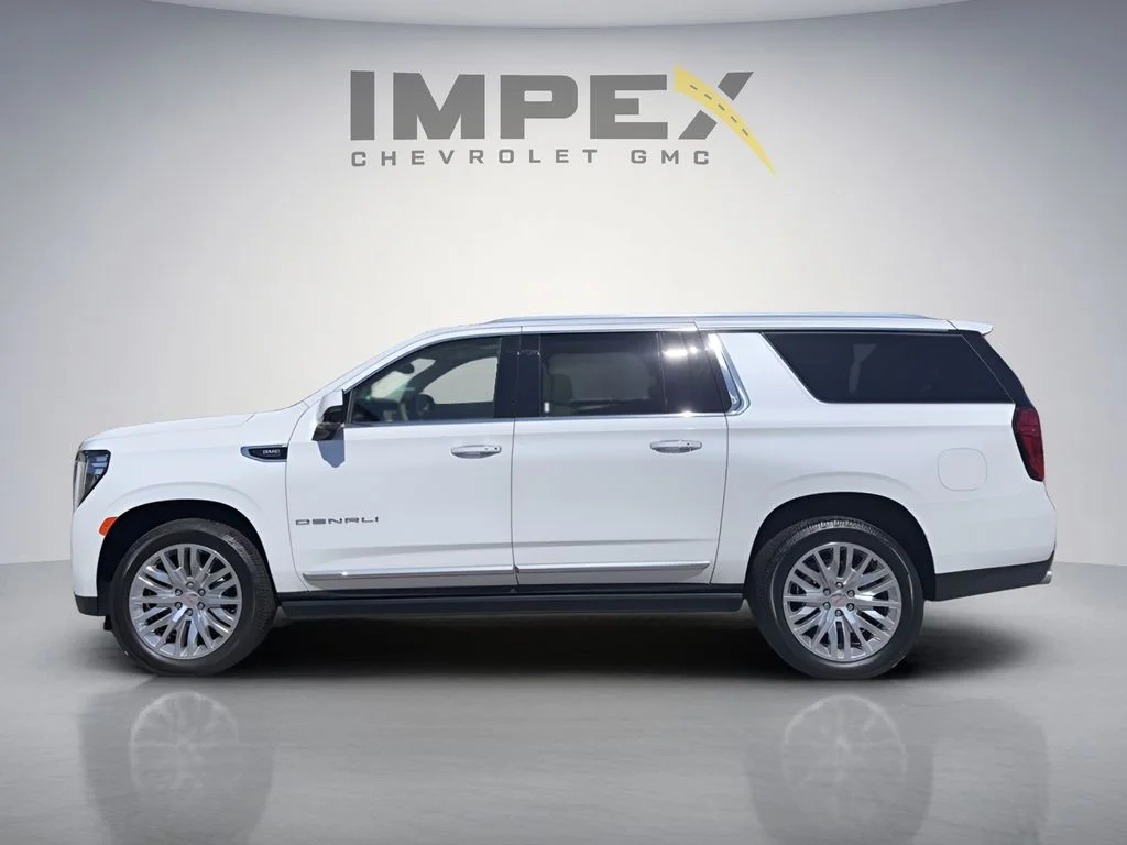 Used 2023 White GMC Denali image 2