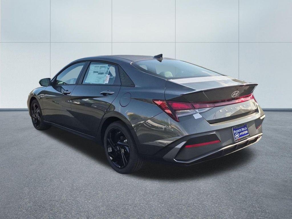 New 2026 Gray Hyundai SEL Sport Plus image 4