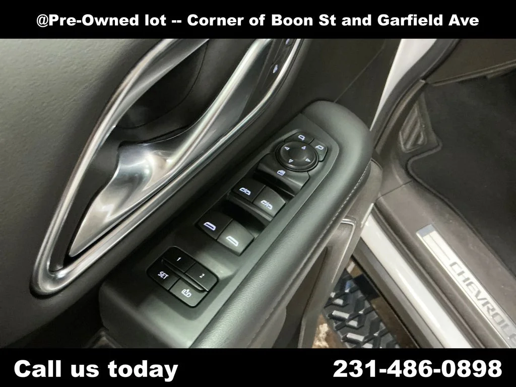 Used 2021 White Chevrolet Z71 image 16