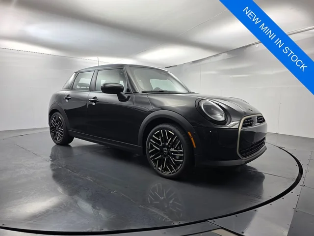 2026 MINI 4 Door Signature Plus
