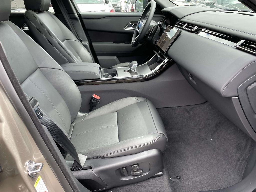 New 2026 Batumi Gold Land Rover Dynamic SE image 21