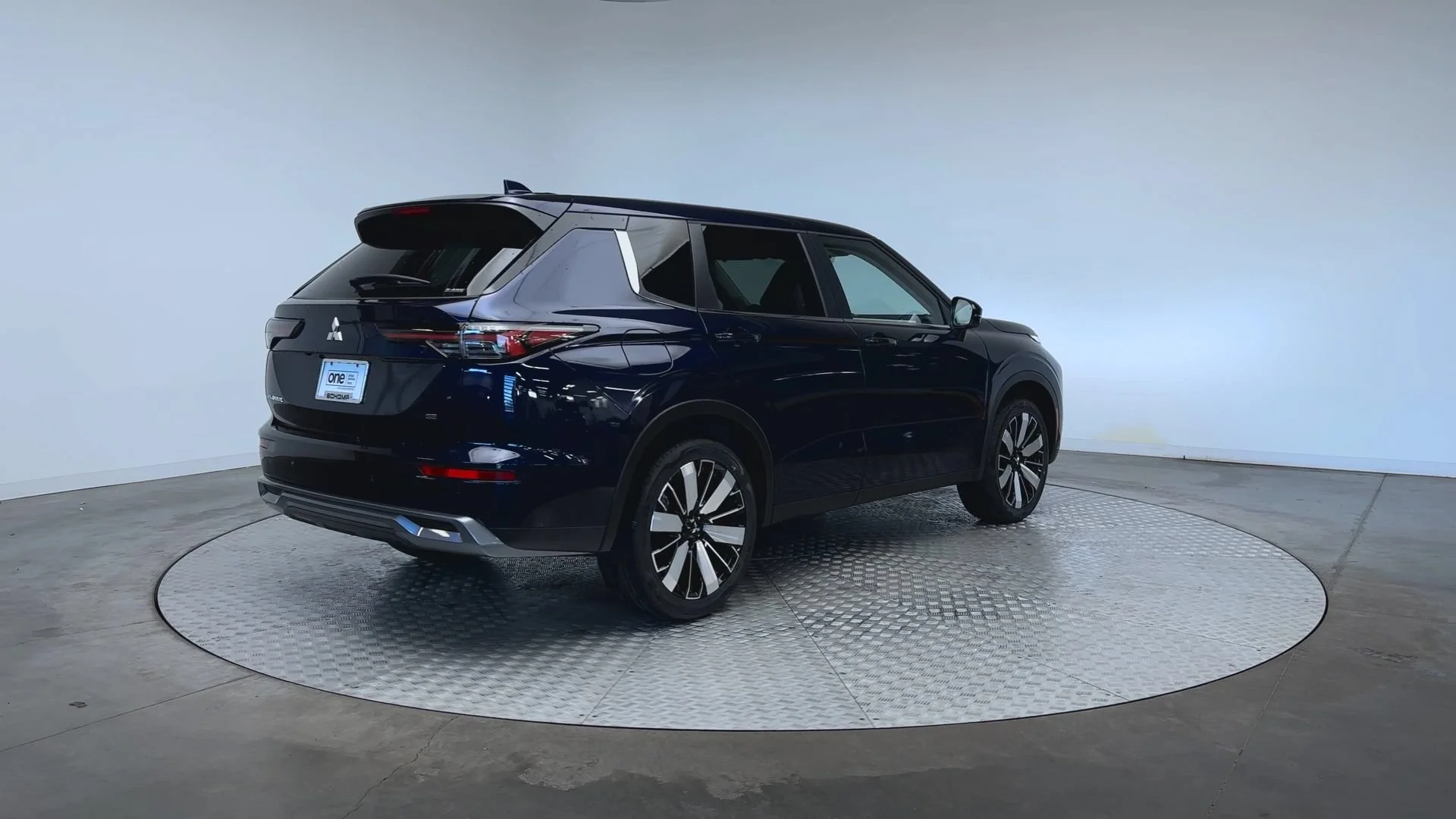 New 2026 Cosmic Blue Metallic Mitsubishi SE image 8