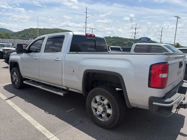 Used 2017 Silver GMC Denali image 14
