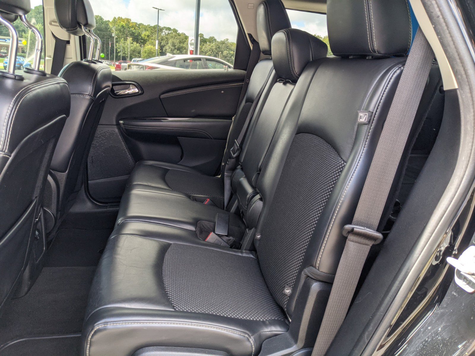 Used 2015 Pitch Black Clearcoat Dodge Crossroad image 13