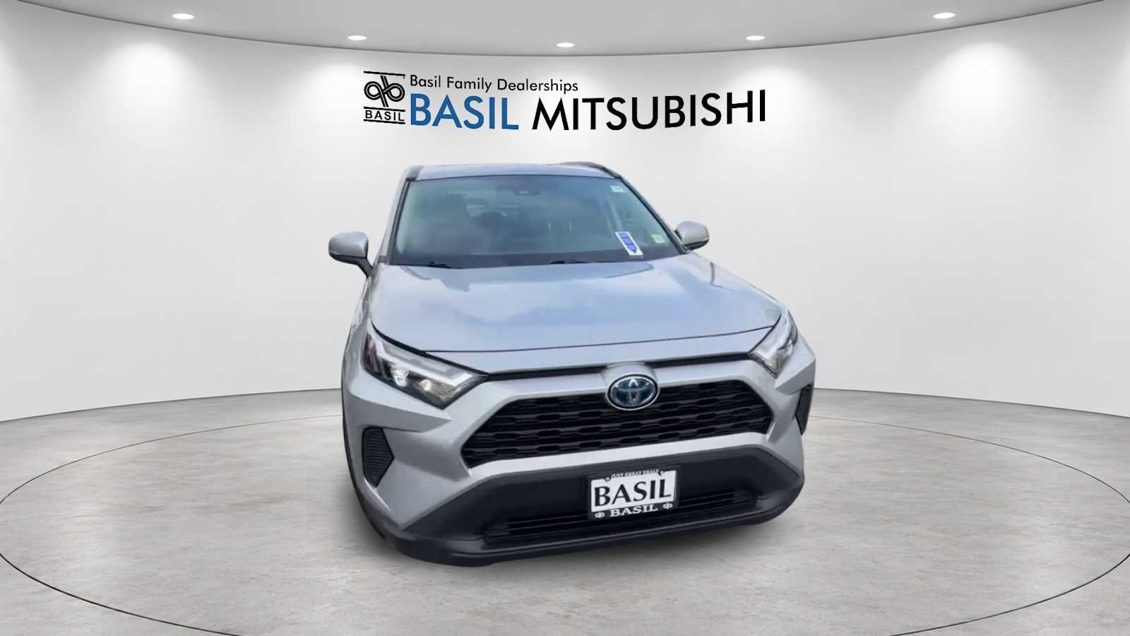 Used 2024 Silver Sky Metallic Toyota Hybrid XLE image 2