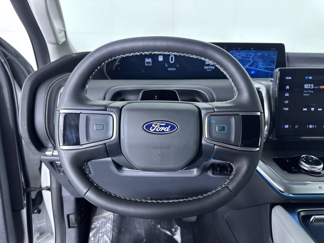 New 2027 Star White Metallic Tri-Coat Ford Platinum image 16