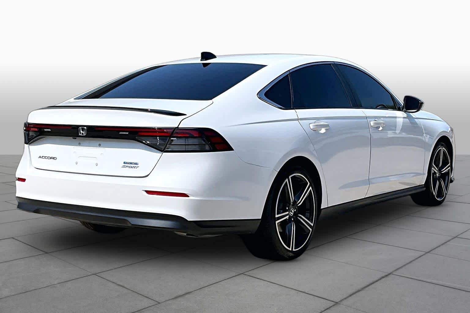 Used 2023 Platinum White Pearl Honda Sport image 13