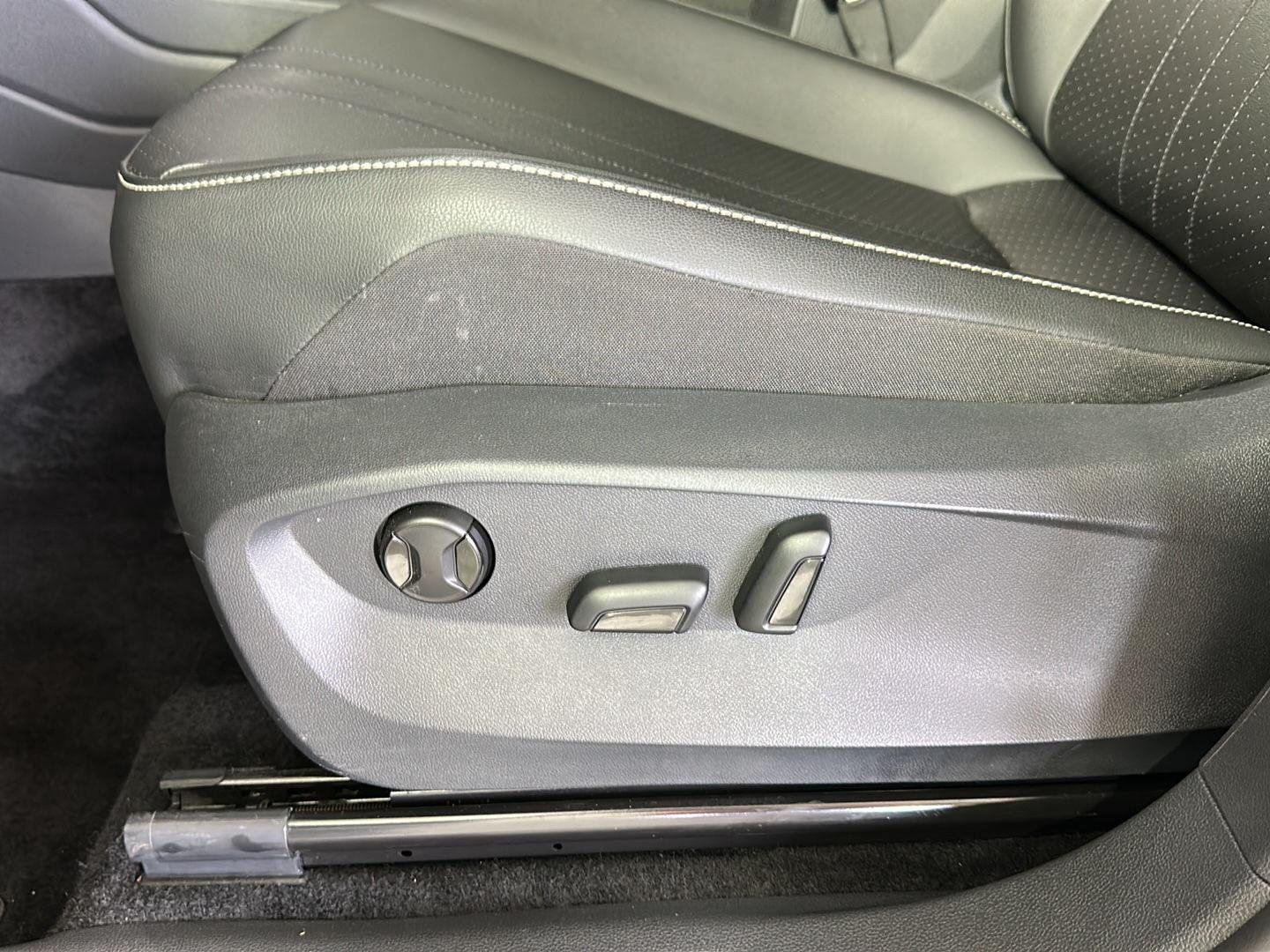 Used 2024 Platinum Gray Metallic Volkswagen SE R-Line Black image 17