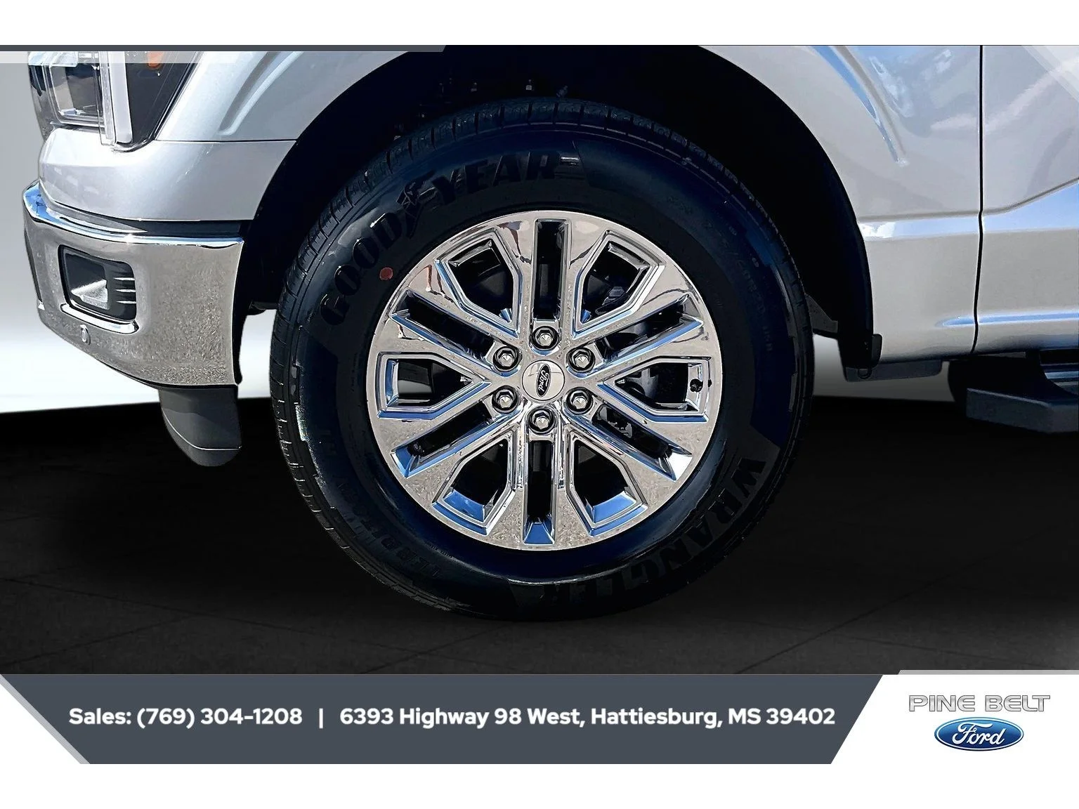 New 2026 Iconic Silver Metallic Ford Lariat® image 7