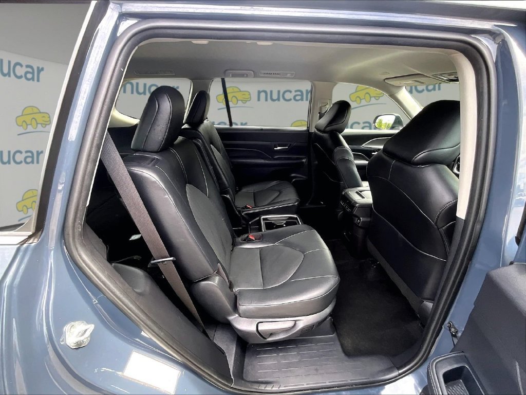 Used 2025 White Toyota XLE image 16