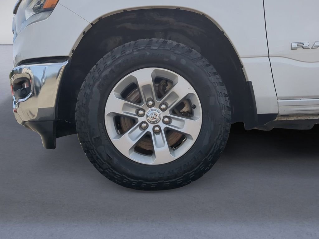 Used 2023 Off-white Ram Laramie image 11