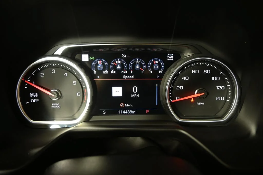 Used 2021 IRIDESCENT PEARL TRICOAT Chevrolet Premier image 26