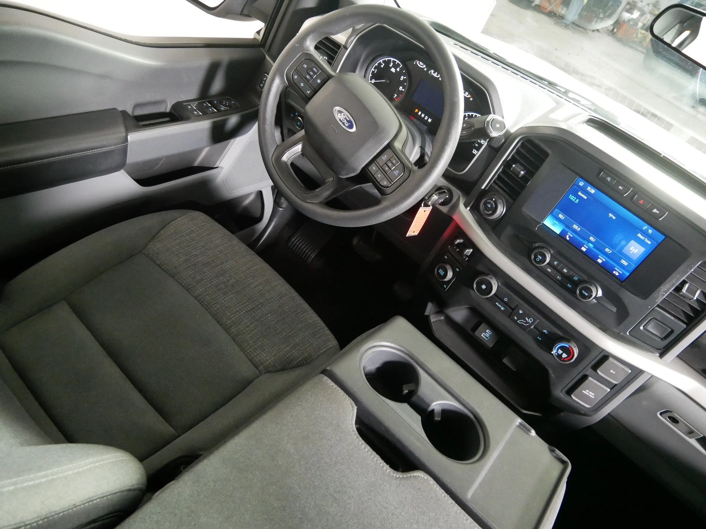 Used 2022 Space White Metallic Ford XLT image 9